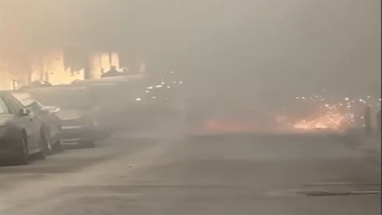 Πειραιάς: Αυτοκίνητο εν κινήσει τυλίχθηκε στις φλόγες