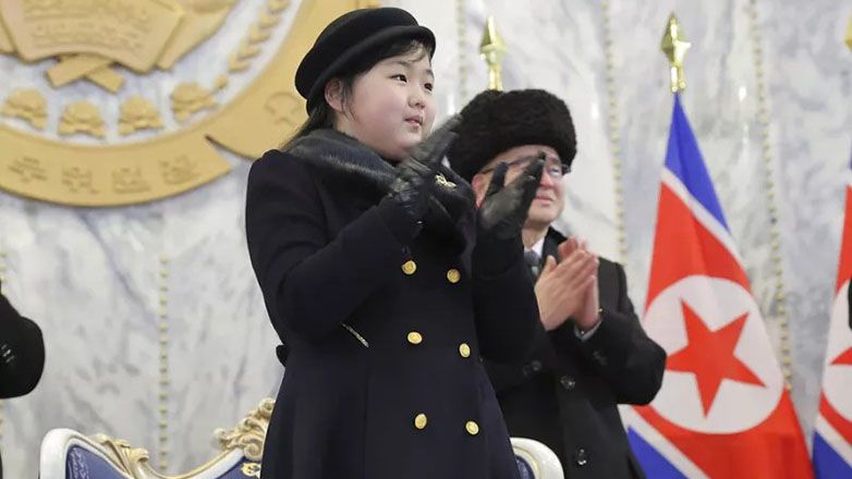 Βόρεια Κορέα: Ποια είναι η κόρη του Κιμ Γιονγκ Ουν που θεωρείται πιθανή διάδοχός του