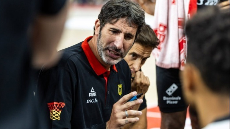 Ευρωμπάσκετ 2025: Ταξίδεψε στη Ρίγα ο Ομοσπονδιακός τεχνικός της Γερμανίας, Άλεξ Μουμπρού