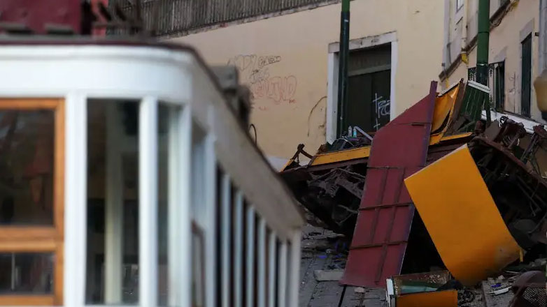 Λισαβόνα: Θαύμα με τρίχρονο αγόρι – Ανασύρθηκε ζωντανό με ελαφριά τραύματα