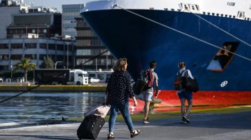 Εκπτώσεις σε ακτοπλοϊκά και αεροπορικά εισιτήρια για αναπληρωτές εκπαιδευτικούς