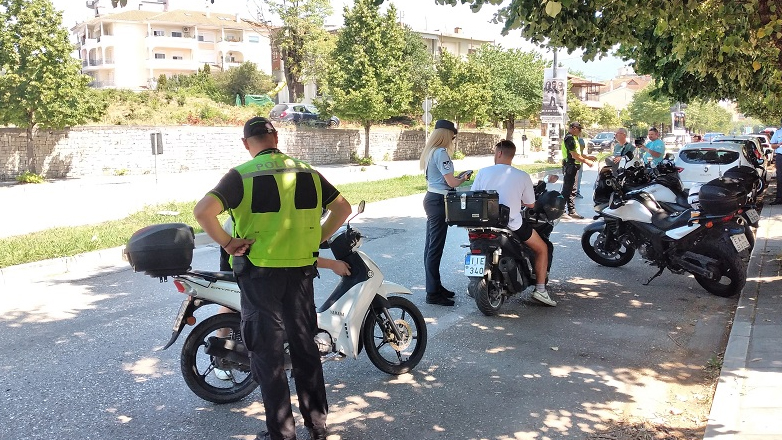 Πάνω από 2.900 παραβάσεις για κράνος σε μία εβδομάδα