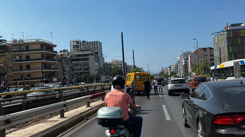 Τροχαίο με σχολικό στη Λεωφόρο Συγγρού