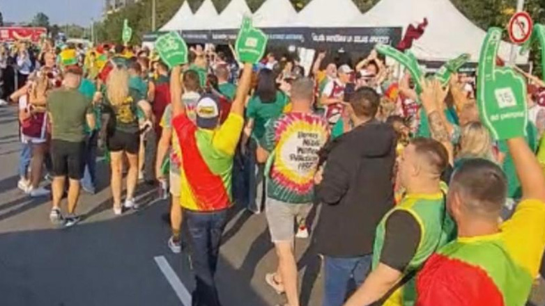 Ευρωμπάσκετ 2025: Μαθήματα αθλητικού πολιτισμού από Λετονούς και Λιθουανούς φιλάθλους – Πήγαν μαζί στο γήπεδο