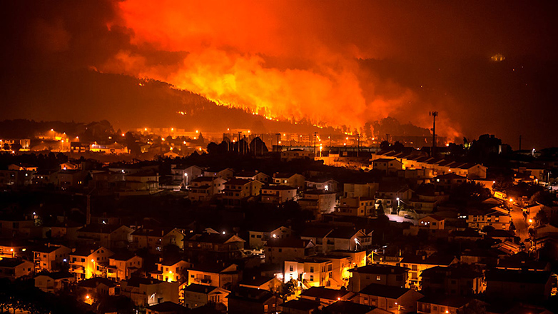 Ιβηρική: Πάνω από 700 πυροσβέστες στα μέτωπα των πυρκαγιών
