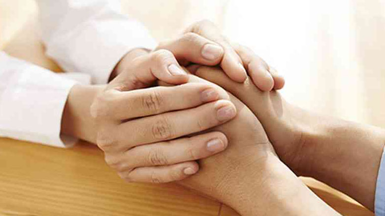 Όλοι έχουν μια ιστορία. Κι όλοι αξίζουν τη συμπόνια μας