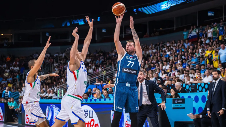 Eurobasket 2025: Ο Ντόντσιτς με 42 πόντους υπέγραψε τη νίκη-πρόκριση (84-77) της Σλοβενίας επί της Ιταλίας