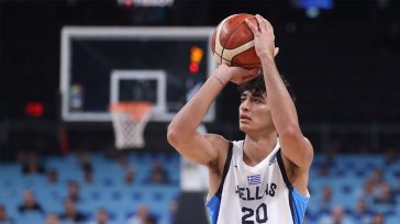 Σαμοντούροβ: «Να μην πάρουν τα μυαλά μας αέρα για να φτάσουμε τον στόχο μας»