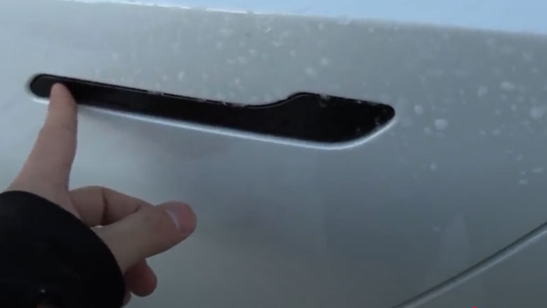 Η Κίνα θα απαγορεύσει τις πλήρως χωνευτές χειρολαβές των θυρών στα αυτοκίνητα 