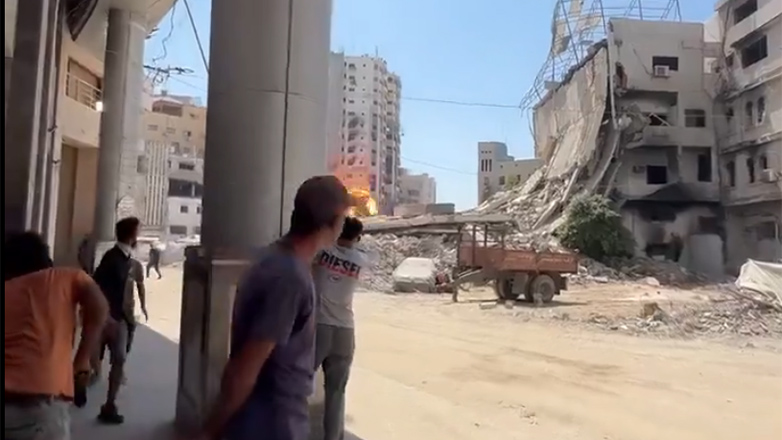 Γάζα: Ο στρατός του Ισραήλ χτύπησε κι άλλη πολυώροφη πολυκατοικία στην πόλη της Γάζας