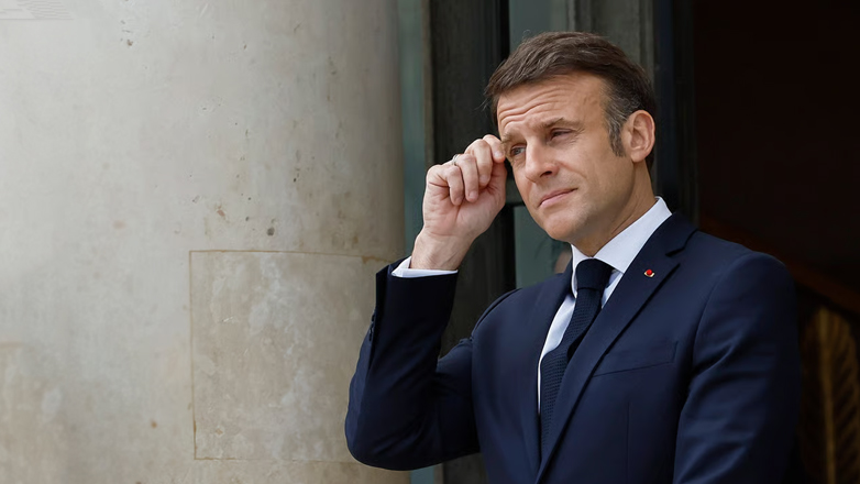 Σε πλήρες κυβερνητικό αδιέξοδο η Γαλλία