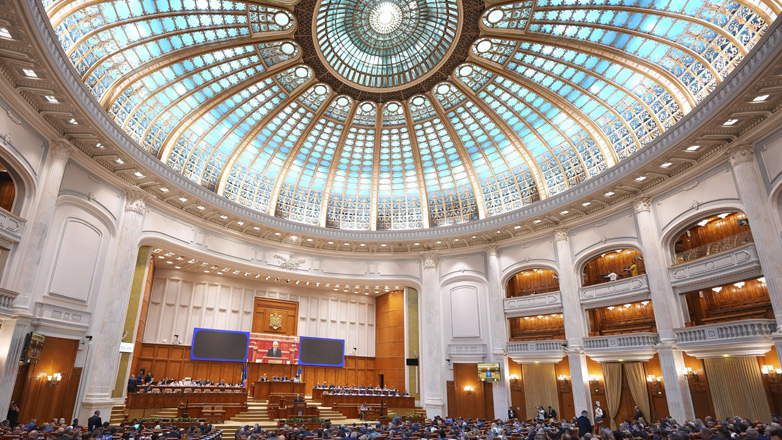 Ρουμανία: Η κυβέρνηση επέζησε από τέσσερις προτάσεις δυσπιστίας Ρουμανία: Η κυβέρνηση επέζησε από τέσσερις προτάσεις δυσπιστίας