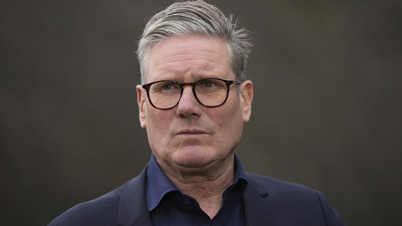 Στάρμερ: «Είμαι σοκαρισμένος από την τελευταία βάρβαρη επίθεση κατά του Κιέβου»