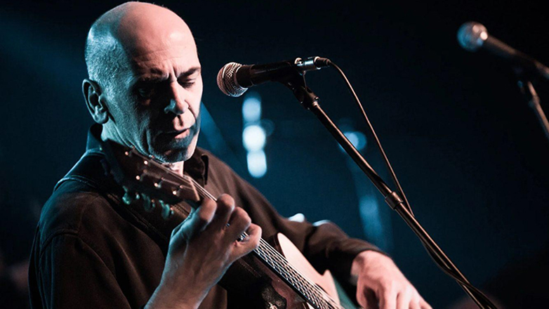 Ο Ορφέας Περίδης live στο Κηποθέατρο Παπάγου