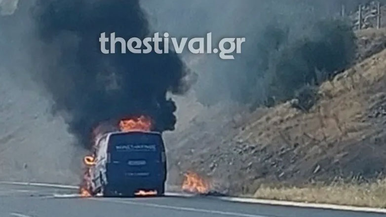 Εγνατία Οδός: Φορτηγό τυλίχθηκε στις φλόγες