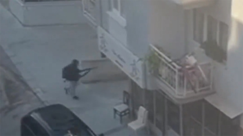 Σμύρνη: Ένοπλη επίθεση σε αστυνομικό τμήμα με δύο αστυνομικούς νεκρούς