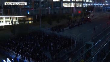 Τουρκία: Συγκρούσεις μεταξύ αστυνομίας, βουλευτών και υποστηρικτών του Ρεπουμπλικανικού Λαϊκού Κόμματος