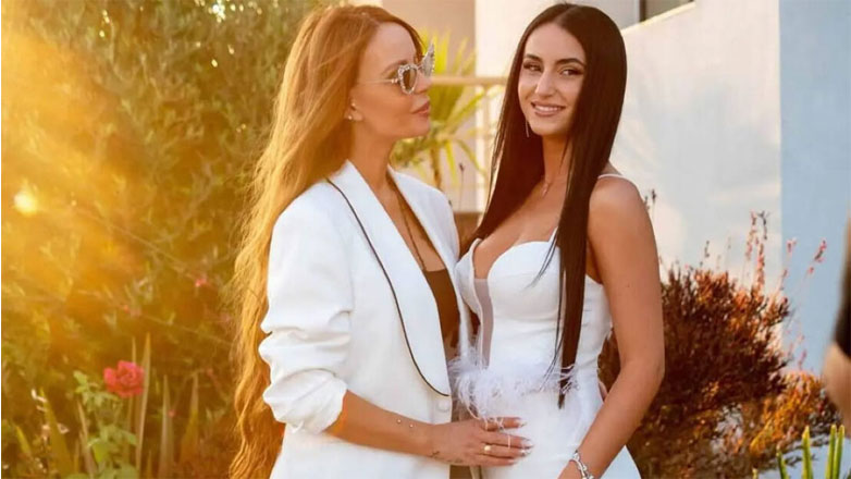 Ιωάννα Λίλη: Σπάνια βραδινή έξοδος μαζί με την 18χρονη κόρη της, Μαρία Ζαγοράκη – Η εξομολόγηση για τη σχέση τους