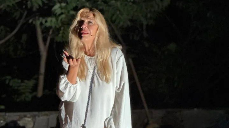 «Ιλαριοπούλα»: H συγκλονιστική ιστορία της Κατερίνας Λάριου Μοσχάκη με την Ευτυχία Μοσχάκη στο Κηποθέατρο Παπάγου