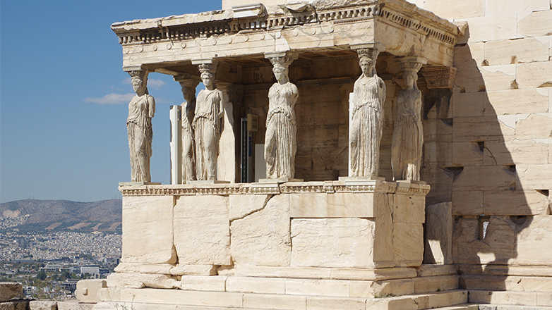 Καρυάτιδα «δραπετεύει» από το Βρετανικό Μουσείο και επιστρέφει στην Ακρόπολη