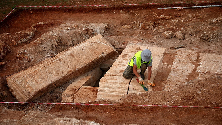 Ρωμαϊκός τάφος με ελληνική επιγραφή ανακαλύφθηκε στην Αλβανία