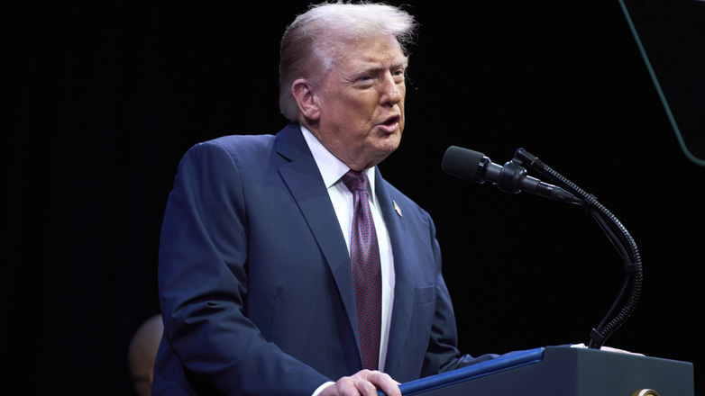 Ο Τραμπ θεωρεί την ενδοοικογενειακή βία «λιγότερο σοβαρό» αδίκημα