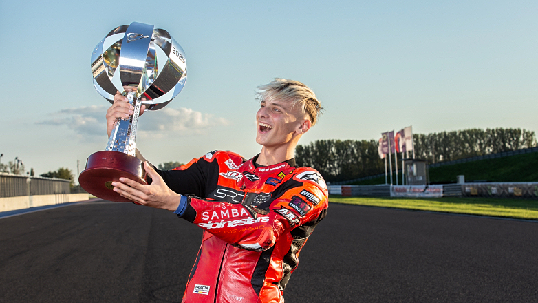 Διπλός Πρωταθλητής αναδείχθηκε ο Κωνσταντίνος Μαυρόπουλος DINOS31 στο Slovakia Ring