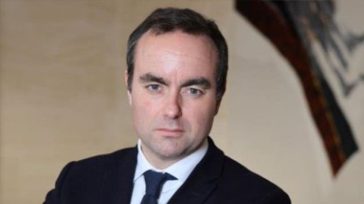 Γαλλία: Μαζικές διαδηλώσεις και διορισμός νέου πρωθυπουργού