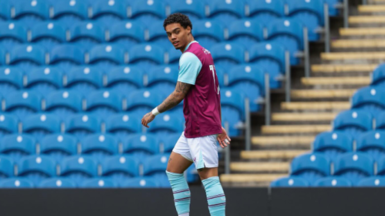 Συνεχίζει στη Χαλ ο γιος του Ροναλντίνιο