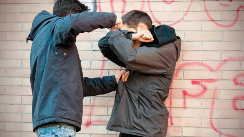 Ηλιούπολη: Ανήλικοι ξυλοκόπησαν και λήστεψαν 17χρονο