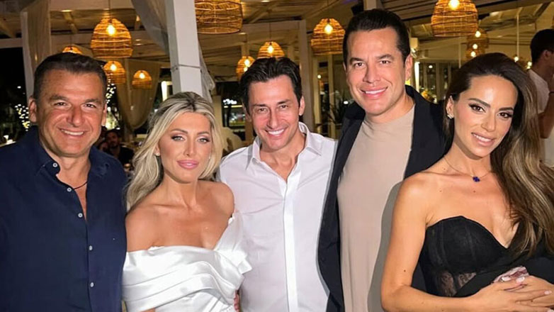 Μαρία Αντωνά – Γιώργος Λιάγκας: Μαζί στον γάμο του Πάνου Καλίδη και της Λεάννας Μάρκογλου