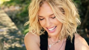 Κρινιώ Νικολάου, Αντώνης Μιτζέλος – «Το Κρινάκι Της Άμμου»