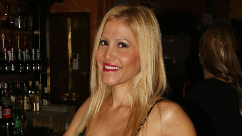 Άννα Φλωρινιώτη: Στο νοσοκομείο η τραγουδίστρια – Η φωτογραφία της με χειρουργική ρόμπα