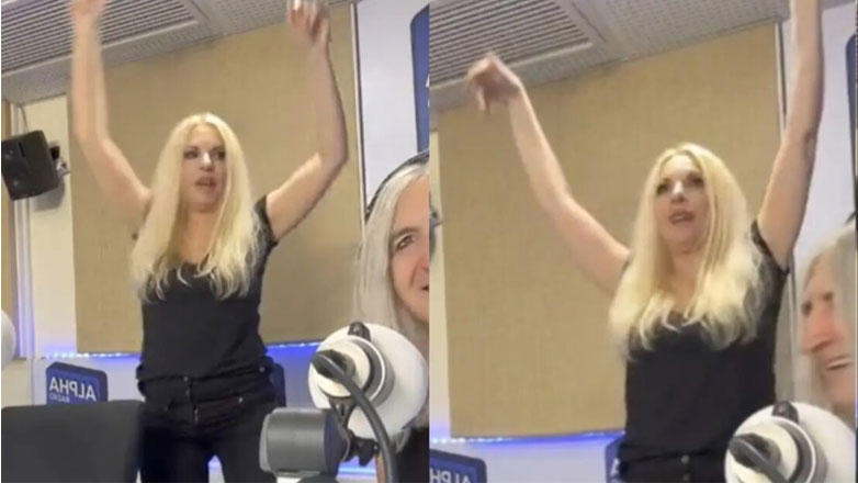 Αννίτα Πάνια: Χόρεψε τσιφτετέλι μπροστά στον Νίκο Καρβέλα και εκείνος της χτυπούσε παλαμάκια – Βίντεο