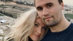 Ποια είναι η σύζυγος του Κερκ που τον είδε να εκτελείται μπροστά στα μάτια της