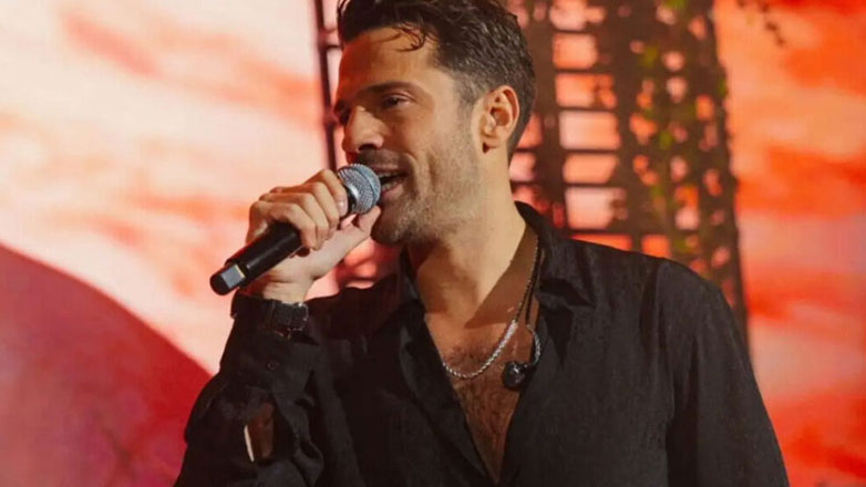 Κωνσταντίνος Αργυρός: Το αστείο δώρο που δέχτηκε σε συναυλία του – Η αντίδραση του καλλιτέχνη