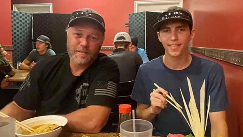 Πατέρας Ρόμπινσον: «Τάιλερ εσύ είσαι;»