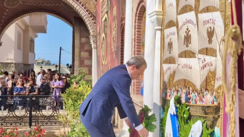 Ο Σ. Φάμελλος, κατέθεσε στεφάνι στο Μνημείο Προσφυγικού Ελληνισμού