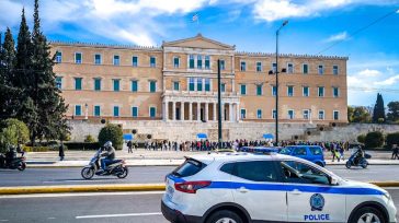 Ξύλο μεταξύ Ισραηλινών και Παλαιστινίων στην Πλατεία Συντάγματος