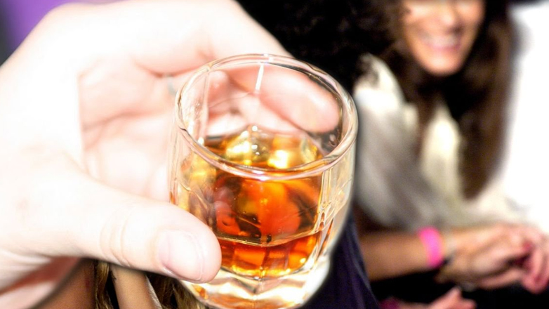 Θεσσαλονίκη: Στο νοσοκομείο ανήλικη μετά από κατανάλωση αλκοόλ