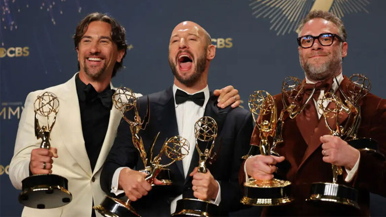 Emmys 2025: Όλοι οι νικητές της βραδιάς – Θρίαμβος για το «Adolescence» και το «The Studio»