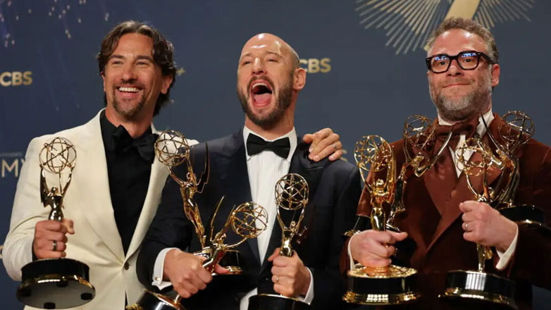 Emmys 2025: Όλοι οι νικητές της βραδιάς – Θρίαμβος για το «Adolescence» και το «The Studio»