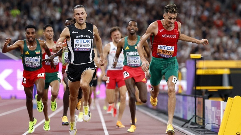 Τόκιο 2025: Ο Μπίμις «σόκαρε» τον Ελ Μπακαλί και πήρε το χρυσό στα 3.000μ. στιπλ!