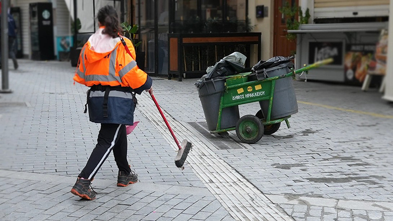 Κρήτη: «Νταής» οδηγός γρονθοκόπησε γυναίκα υπάλληλο καθαριότητας