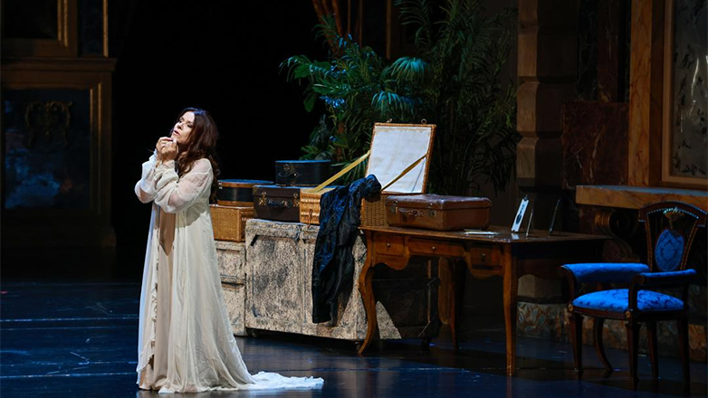 Αποθέωση στην Κίνα για την «Τραβιάτα» της Εθνικής Λυρικής Σκηνής Αποθέωση στην Κίνα για την «Τραβιάτα» της Εθνικής Λυρικής Σκηνής