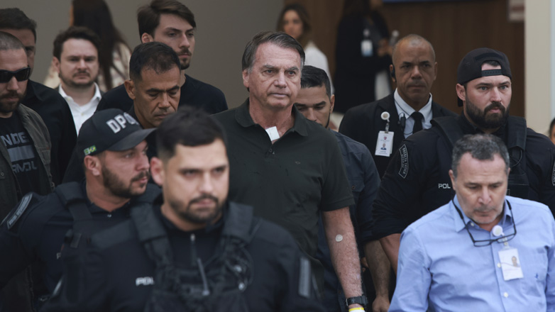 Βραζιλία: Ο πρώην πρόεδρος Μπολσονάρου διακομίστηκε σε νοσοκομείο