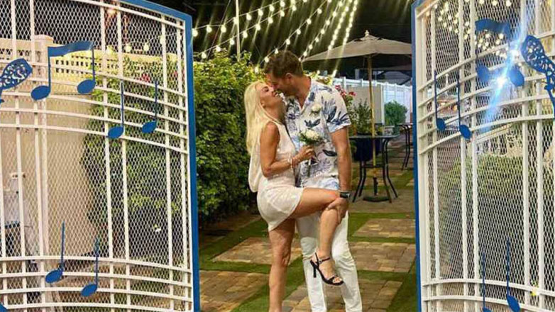 Έλσα Τόλη – Αποστόλης Κουτρούλιας: Παντρεύτηκαν στο Las Vegas μετά από 19 χρόνια σχέσης