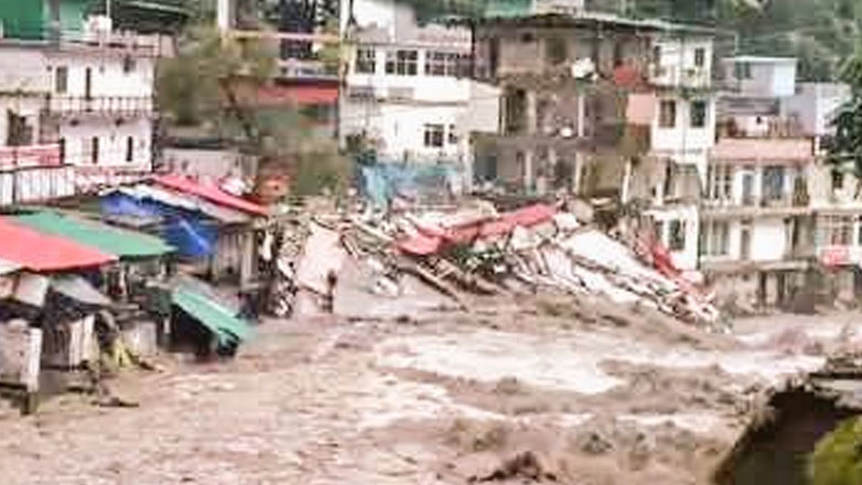 Ινδία: Δεκαπέντε νεκροί από κατολισθήσεις