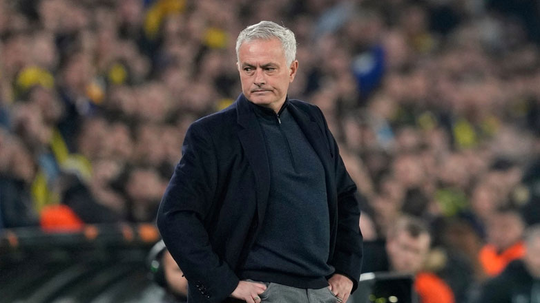 Μπενφίκα: Υποψήφιος ο Μουρίνιο μετά την απόλυση του Λάζε