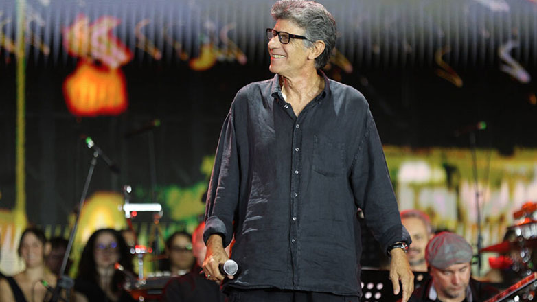 Γιάννης Μπέζος: «Δεν θα απαντήσω σε άλλες ερωτήσεις» – Η αντίδραση του ηθοποιού on camera Γιάννης Μπέζος: «Δεν θα απαντήσω σε άλλες ερωτήσεις» – Η αντίδραση του ηθοποιού on camera